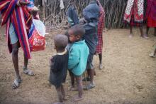 Geschenke für die kleinen Masai